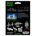 Arquitectura de MetalEarth: PUENTE DE TORRE DE LONDRES 13.87x1.98x5.65cm, modelo 3D del metal con 2 hojas, en la tarjeta 12x17cm