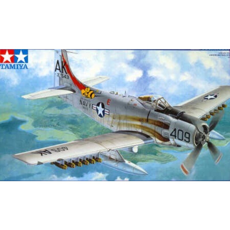 MAQUETA AVIÓN DOUGLAS A-1J SKYRIDER 1:48 - Regalos de Historia