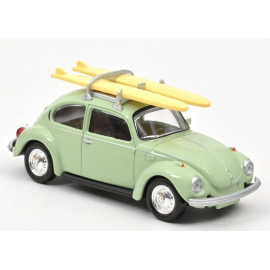 VOLKSWAGEN Escarabajo 1303 con tabla de surf Verde