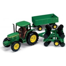 JOHN DEERE 6410 con Rastra y Remolque