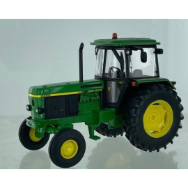 JOHN DEERE 3350 2WD Limitada 2500 ex.