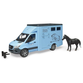 Mercedes Benz Sprinter con un caballo