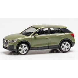 AUDI Q2 verde metalizado