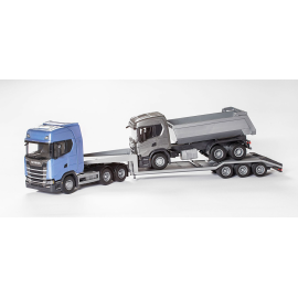 Miniatura SCANIA S 6x4 azul con portaequipos de 3 ejes y SCANIA G500 6x4