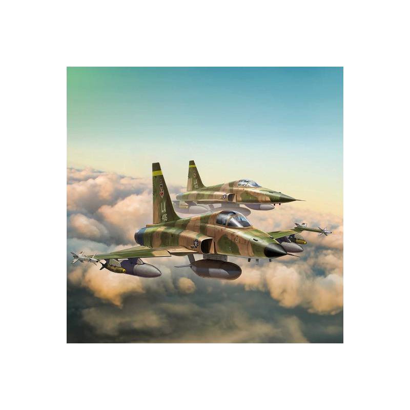 F-5 Freedom Fighter 1:32 Plastic Airplane Model