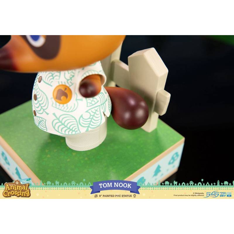 Animal Crossing: New Horizons Tom Nook PVC statuette 22 cm