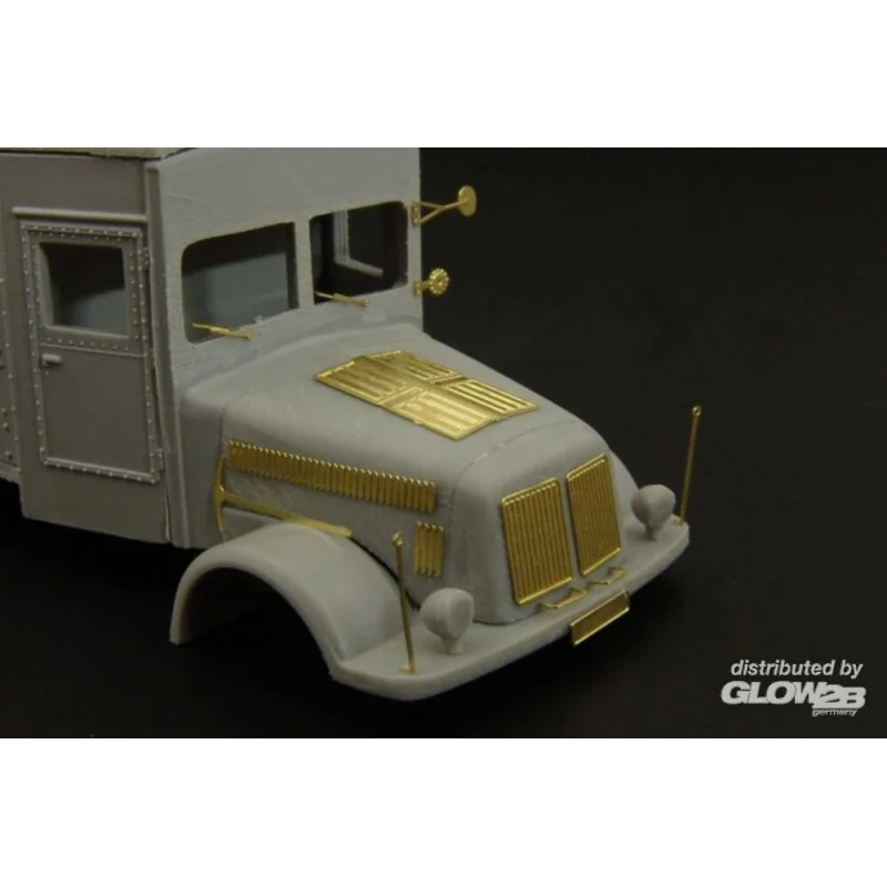 Maqueta de coche TATRA 111