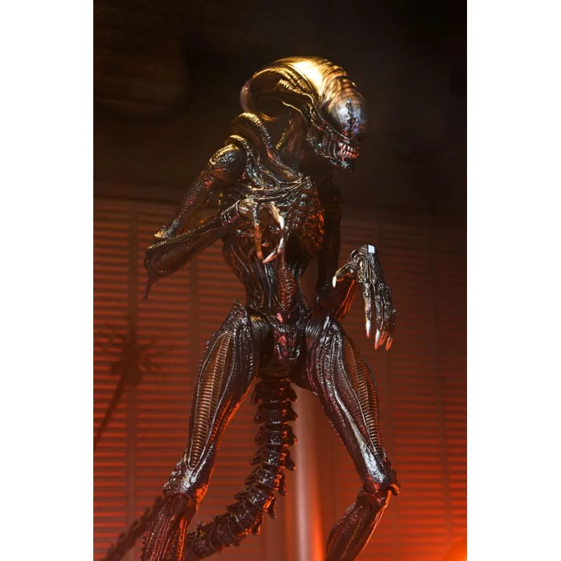 Alien: Romulus Ultimate Scorched Xenomorph figure 18 cm