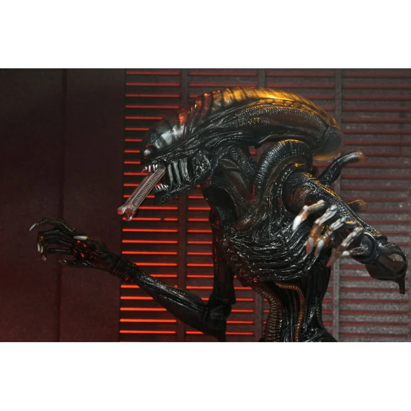 Alien: Romulus Ultimate Scorched Xenomorph figure 18 cm