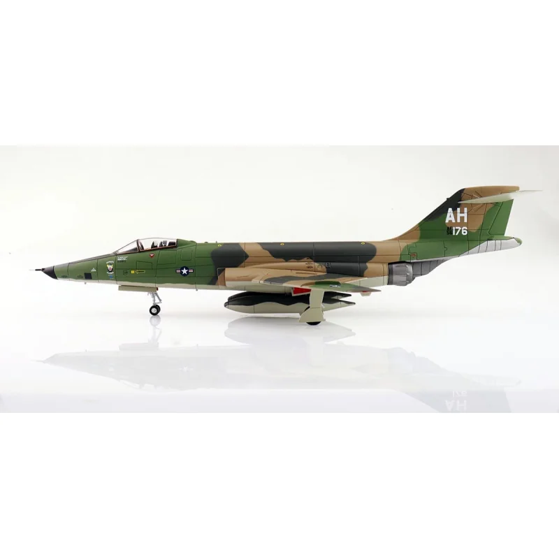 Avión en miniatura F-101C Voodoo 'Gerry's Clown' AF56-176 45th TRS 'Polka Dots' 1969