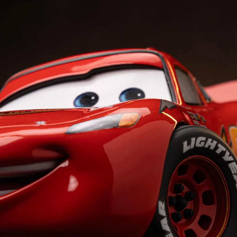 Iron Studios Cars - Lightning McQueen Art Scale 1/10 Statue