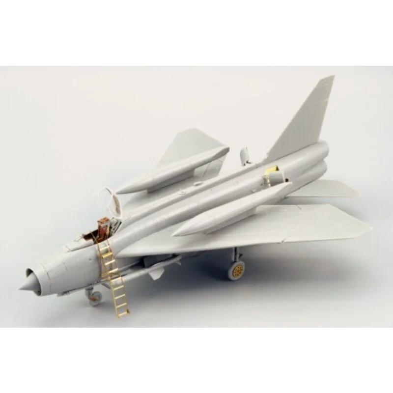 BAC/EE Lightning F.1A/F.2 exterior (diseñado para ser ensamblado con maquetas de Trumpeter)