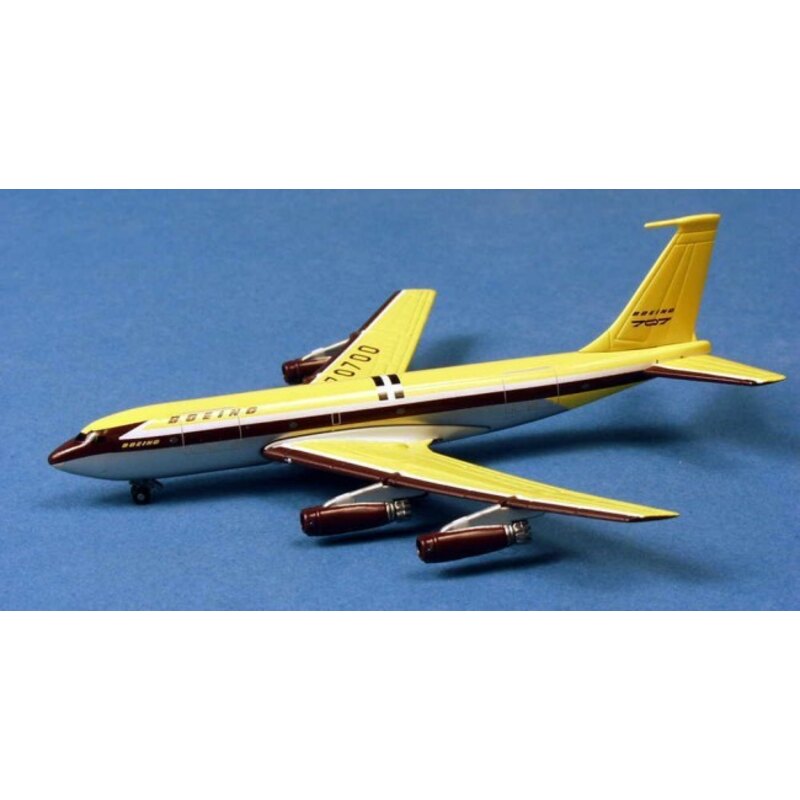Miniatura Boeing 367-80 w/Tin Box