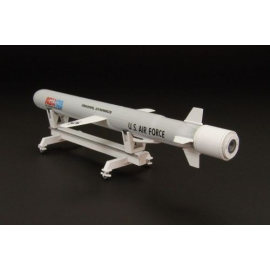 Maqueta AGM-109 TOMAHAWK--Resin kit with PE parts and decals of US modern cruise missile